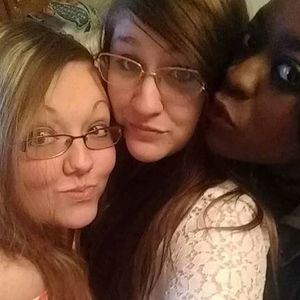 Meet your Posher, Lois